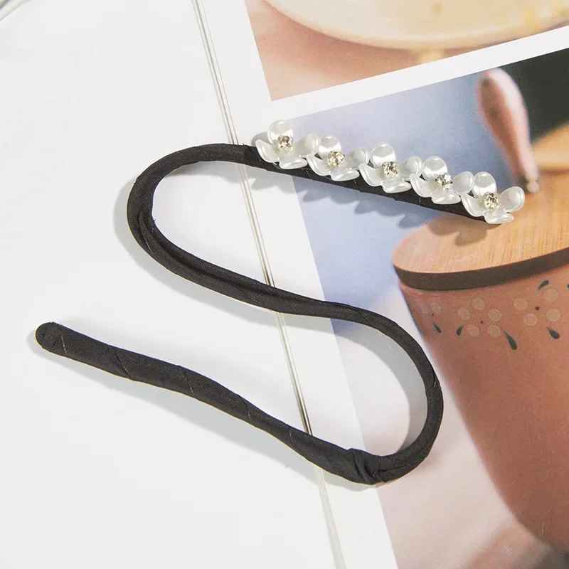 EPINGLE A CHEVEUX | ELEGANCE FLEURALE ET PERLE BLANCHE