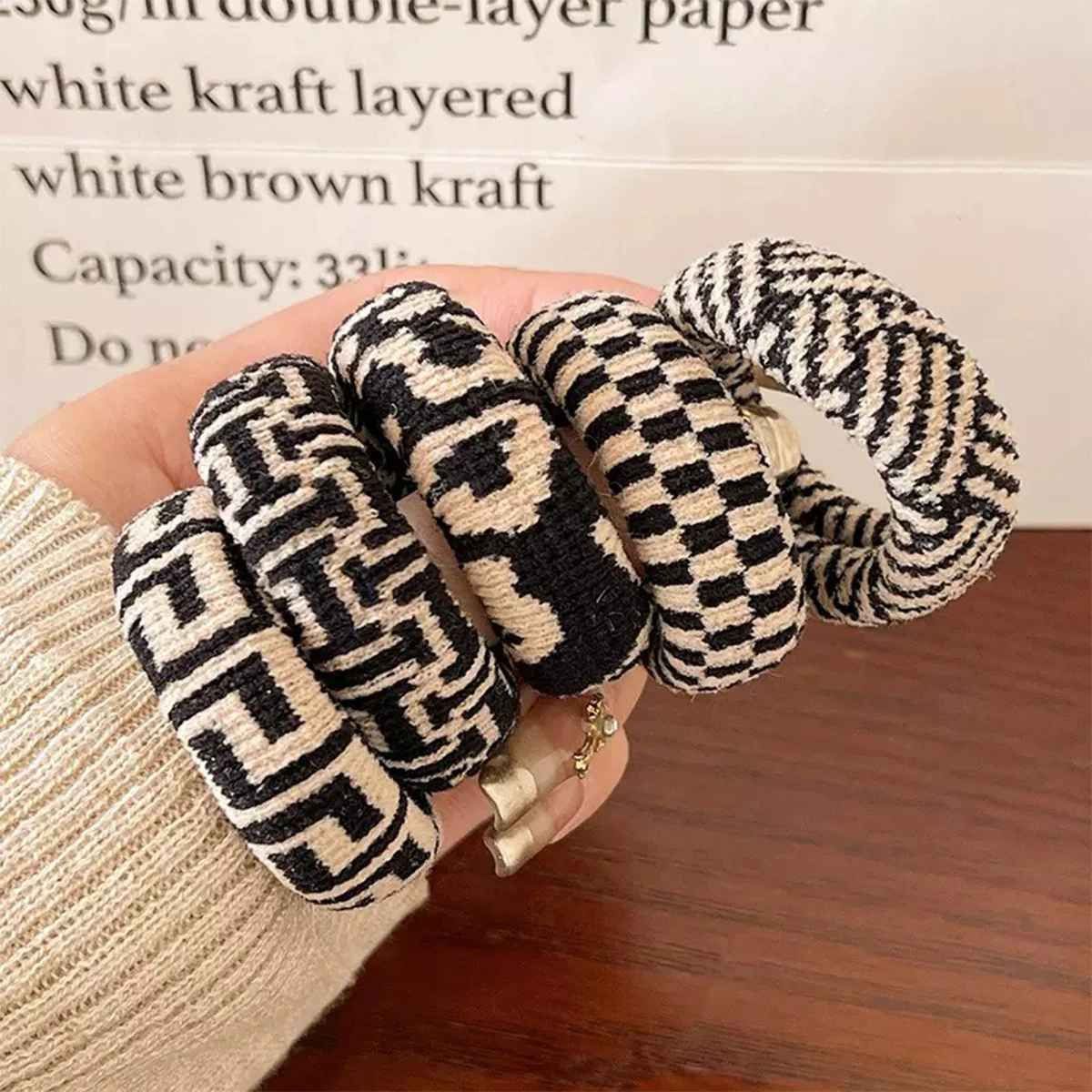 ELASTIQUE POUR CHEVEUX| CARREAUX NOIR ET BLANC