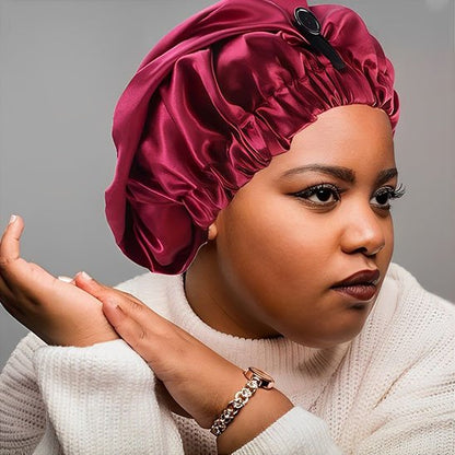 Bonnet-en-satin-rouge-profond-bouton-noir-cheveux-proteges-style-confort-elegant