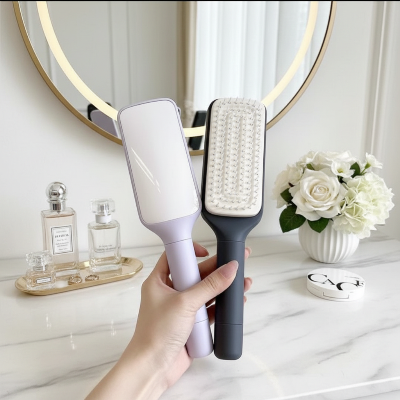 Brosse-à-cheveux-demelante-poils-souples-soin-quotidien-chevelure-longue-confort-efficacite