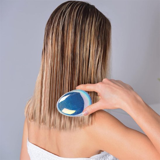 Brosse‑à‑cheveux‑oeuf‑bleu-demelante‑efficace‑sur‑cheveux‑mouilles‑pour‑douceur‑immersion‑quotidienne