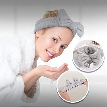 Femme-bandeau-maquillage-cheveux-gris-noeud-style-soin-visage-confort-doux-beaute