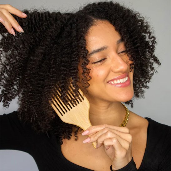 Peigne-afro-dents-larges-defrisage-volume-cheveux-boucles-style-naturel-soin-efficace