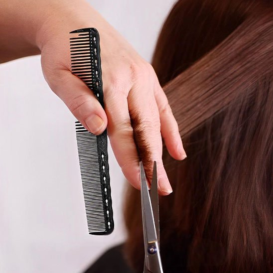 Peigne‑professionnel‑alignant‑meches‑pour‑coupe‑precise‑optimisant‑soin‑capillaire‑net‑quotidien
