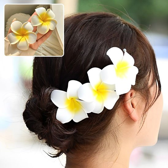 Pince-à-cheveux-fleurs-plumeria-blanches-jaunes-chignon-femme-style-tropical-naturel