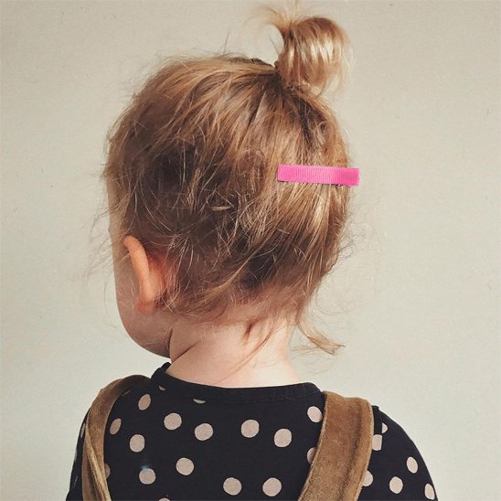 Pinces-à-cheveux-crocodile-rose-double-fixee-sur-chignon-enfant-style-simple-et-doux