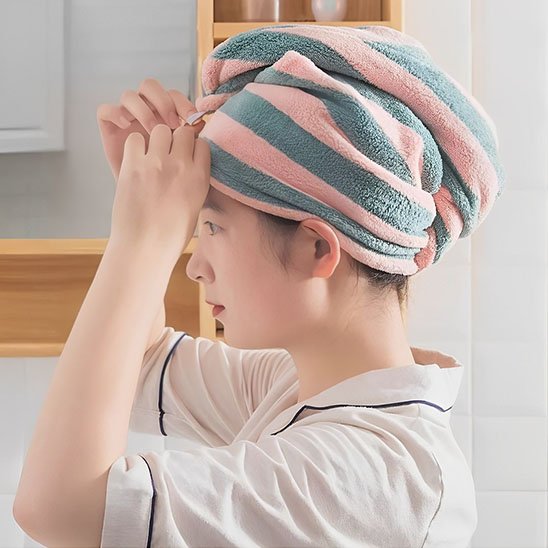 Serviette-cheveux-rose-bleu-twist-absorbante-sechage-rapide-routine-bien-etre-maison