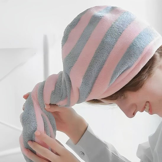 Serviette-cheveux-rose-gris-twist-absorbante-sechage-rapide-routine-apres-douche-pratique
