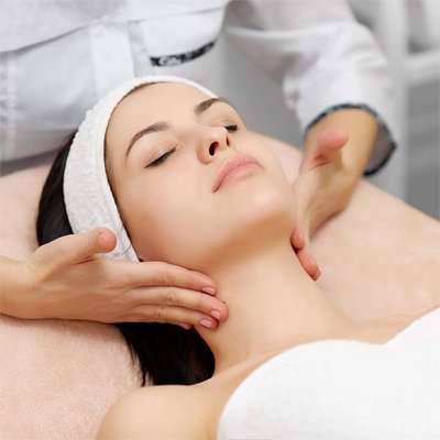bandeau-maquillage-blanc-spa-reglable-soin-visage-institut-relaxation-accessoire-femme