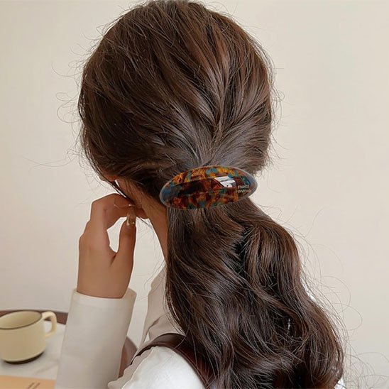 barrette-à-cheveux-femme-ambre-et-bleu-maintient-queue-basse-style-elegant-chic
