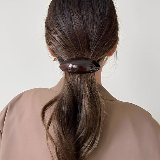 barrette-à-cheveux-femme-couleur-the-maintient-queue-basse-style-elegant-et-naturel