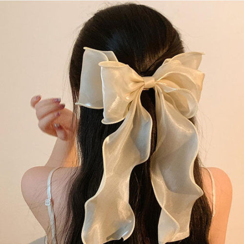 barrette à cheveux femme ruban creme cheveux fonces dos top blanc