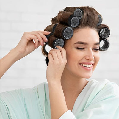 bigoudis-cheveux-maison-rouleaux-boucles-sans-chaleur-coiffage-simple-lumiere-douce