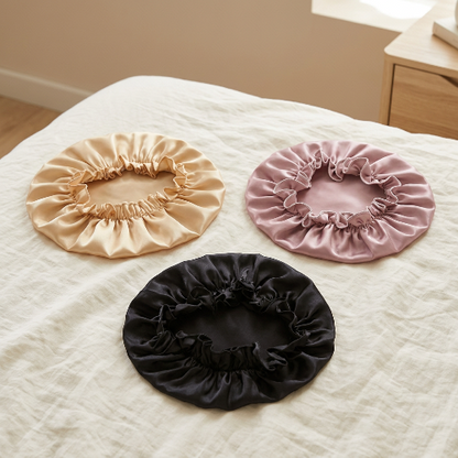 Bonnet de nuit en soie champagne rose noir reunis