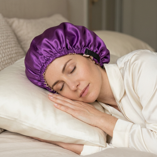 Bonnet de nuit violet porte pendant le sommeil