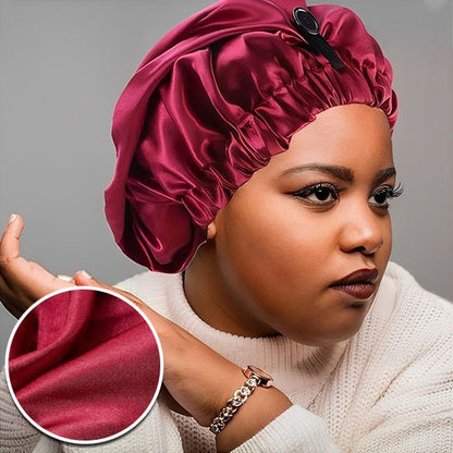 bonnet-en-satin-rouge-protection-cheveux-eclat-luxe-bouton-noir-style-femme