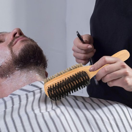 brosse-à-cheveux-poil-de-sanglier-soin-homme-rasage-precision-nettoyage-barbe-barbier-professionnel