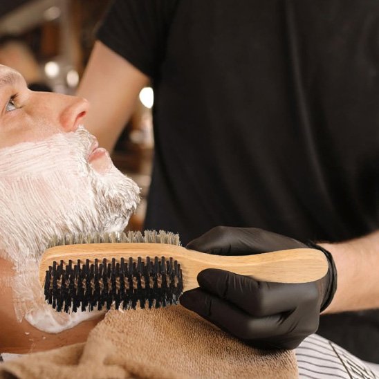 brosse-à-cheveux-poil-de-sanglier soin-homme-rasage-precision-nettoyage-mousse-coiffage-barbier