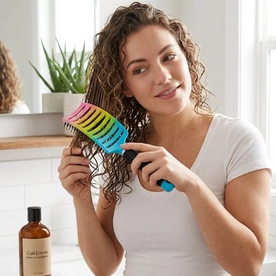 brosse-a-cheveux-degrade-demenlage-boucles-soin-capillaire-bain-routine-beaute