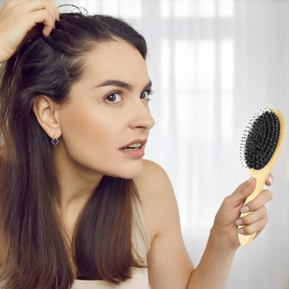 brosse-poil-de-sanglier-bois-naturel-coiffure-femme-soin-capillaire-cheveux-longs-qualite