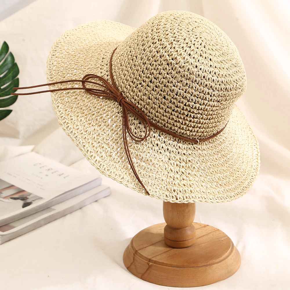 chapeau-de-paille-beige-large-bord-corde-brun-style-naturel-classique-elegant