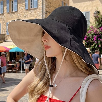 chapeau-femme-été-large-bord-noir-style-voyage-soleil-protection-elegante-lumineuse