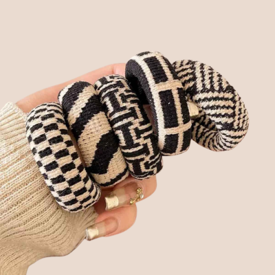 élastique pour cheveux de couleur noir et blanc cinq modele