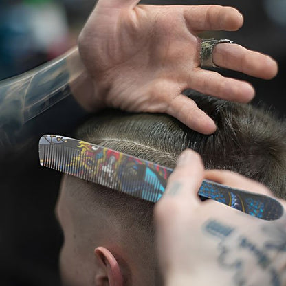 peigne-à-cheveux-multicolore-coiffeur-expert-degrade-precis-coupe-masculine-stylisation-professionnelle
