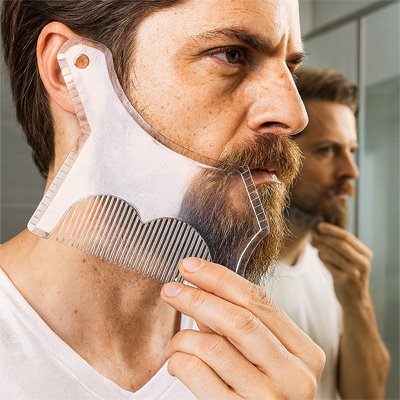 peigne‑a‑barbe‑transparent‑alignant‑contours‑pour‑taille‑precise‑barbe‑soignee‑homme