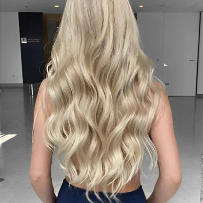perruque-blonde-longue-ondulee-platine-volume-naturel-racines-foncees-style-eclat-lumineux