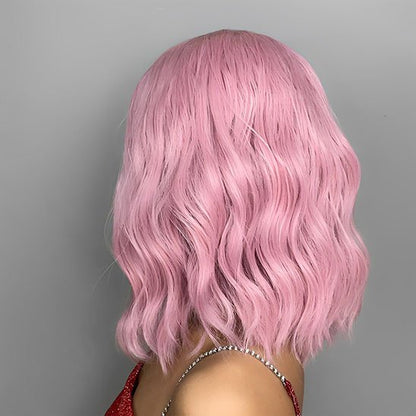 perruque-naturelle-courte-ondulee-rose-pastel-vue-de-dos-coupe-bob 