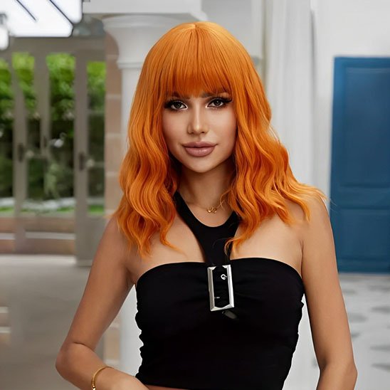 perruque-naturelle-mi-longue-ondulee-orange-vif-avec-frange-look-glamour