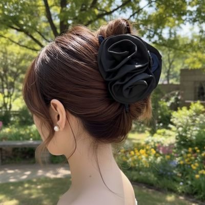 pince-à-cheveux-fleur-noire-accessoire-femme-chignon-elegant-style-romantique-nature