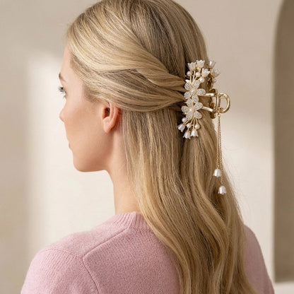 Pince a cheveux fleur elegante avec pendants en perles