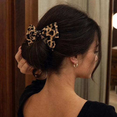 Pince cheveux leopard beige noir chignon femme elegante