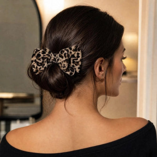Pince cheveux noeud leopard chignon haut structure dos nu