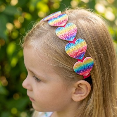 serre-tête-enfant-coeurs-arc-en-ciel-accessoire-cheveux-brillant-style-joyeux-nature