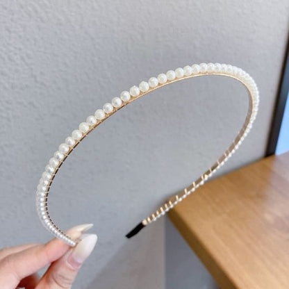 serre-tête-pour-femme-perles-fines-femme-accessoire-cheveux-elegant-style-minimaliste-chic-intemporel