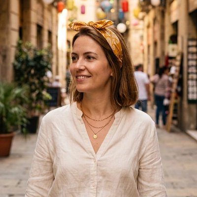 serre-tête-couleur-jaune-femme-ruelle