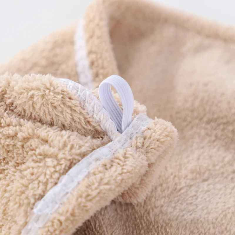serviette-cheveux-beige-microfibre-boucle-elastique-sechage-rapide-douceur-soin-capillaire
