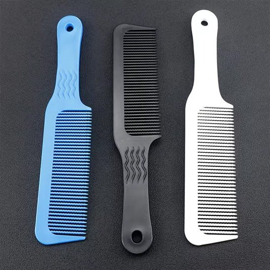 trois-peignes-plastique-couleurs-bleu-noir-blanc-manches-longues-dents-fines